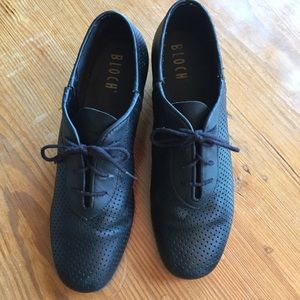 Bloch leather dance shoes w suede sole 9.5